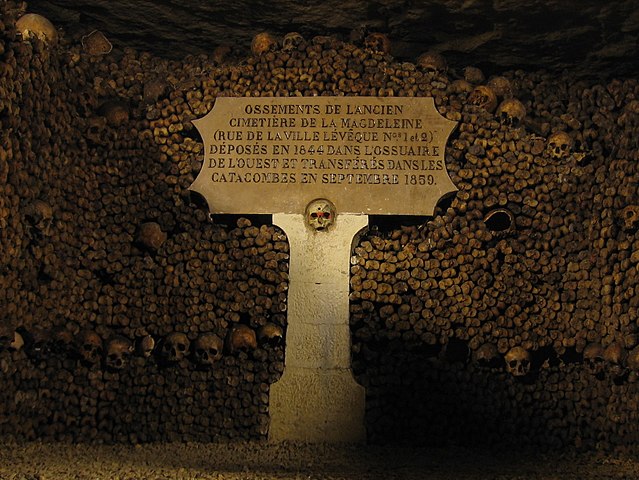 Cemitérios e Catacumbas em Paris
