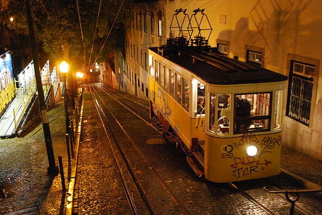 transporte-publico-em-lisboa-ascensor