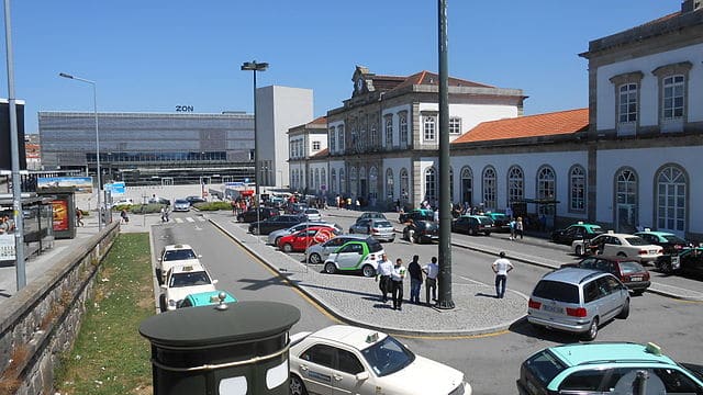 transporte-publico-em-porto-taxi