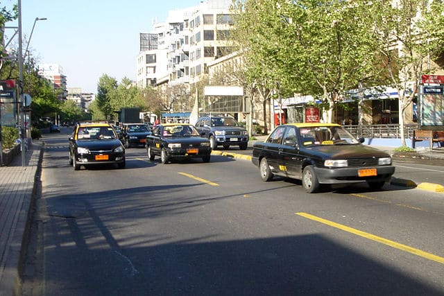 transporte-publico-em-santiago-chile-taxi